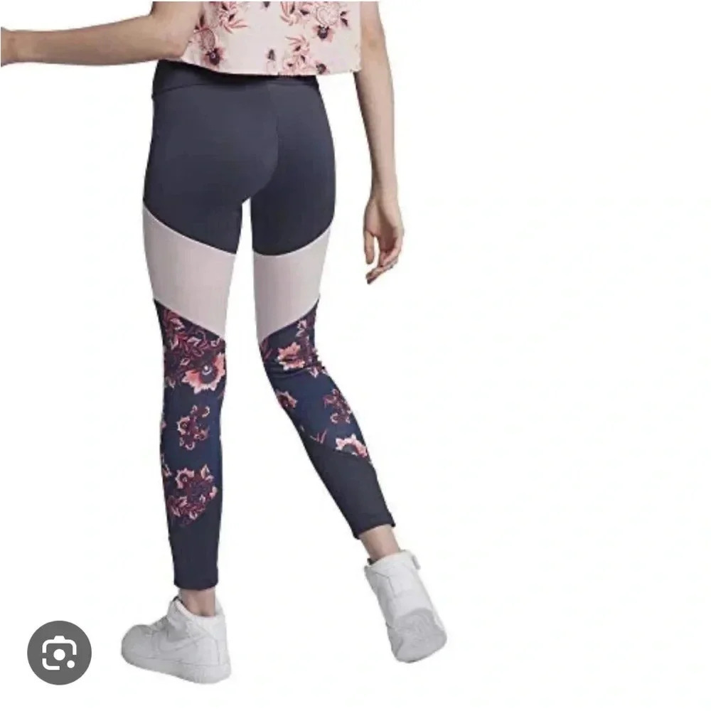 Nike Sportswear Essential Floral Printed Leggings Women’s size Medium - Picture 2 of 10